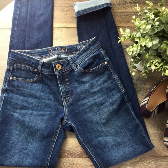 DL1961 Denim - 💗 DL1961 curvy straight cut jeans, size 2/26